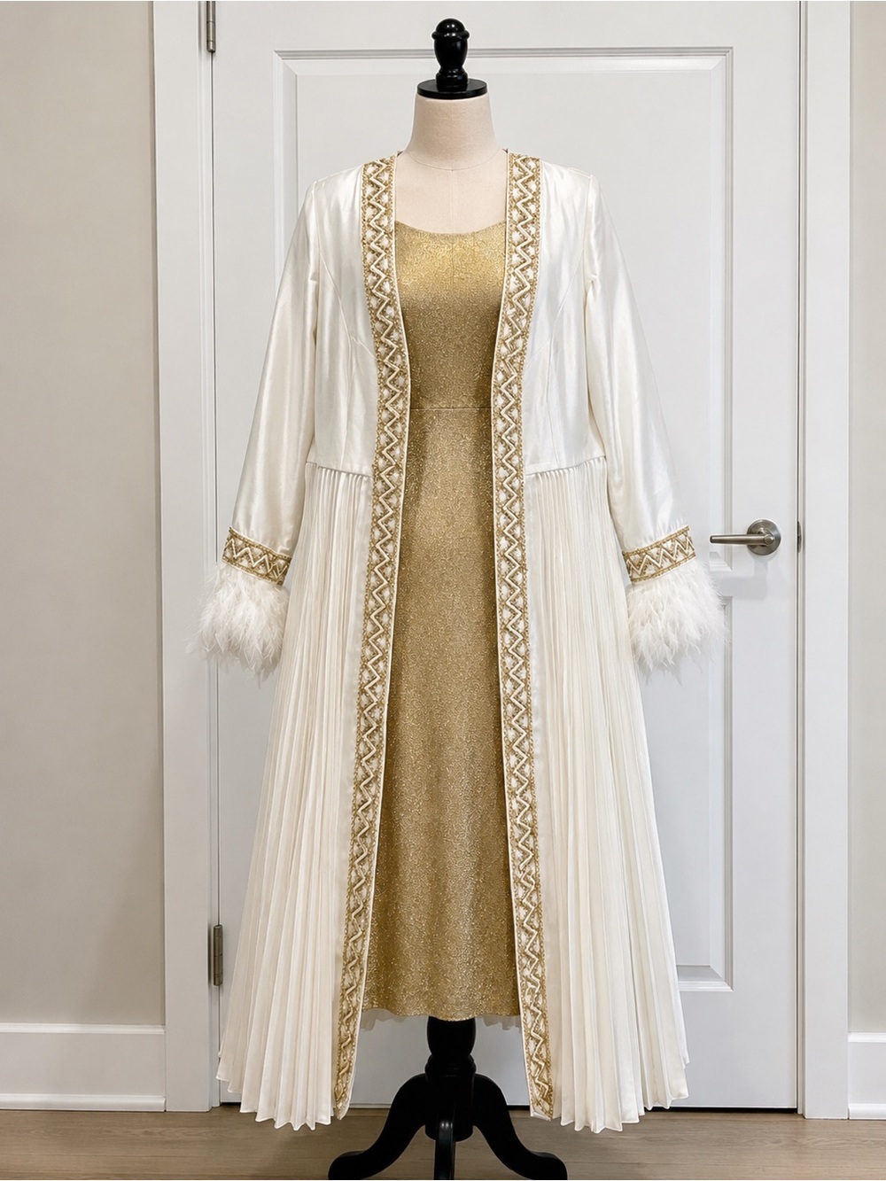 Donna Vinci White Gold 2 Pc Pleated Jacket & Metallic Dress Set Size 8 NWT